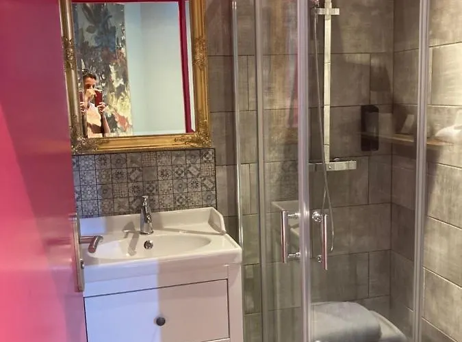 Отель Du Commerce 3*